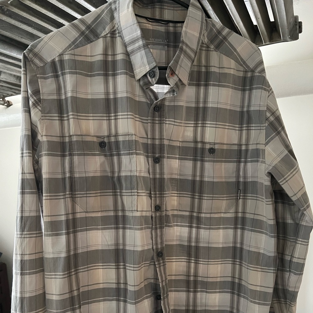 Men’s Merrell long sleeve button up - size Large Technical flannel